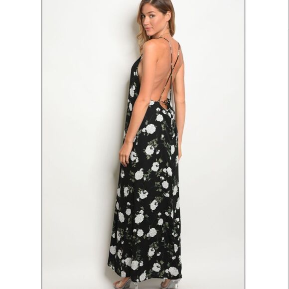 HOST PICK!! NEW 🖤 Black Floral Maxi Dress 🖤 - Picture 2 of 4
